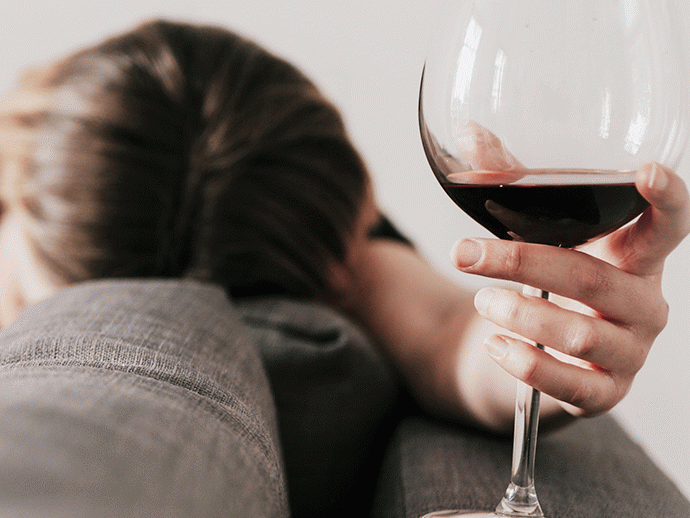 건강칼럼 과음을 권장하는 음주문화가<BR>알코올 의존증을 부른다