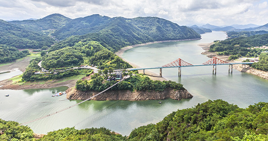 옥순봉 출렁다리 사진